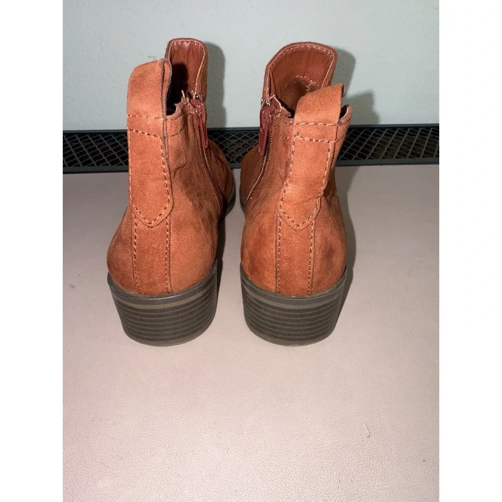 Time and Tru Women's Ankle Boots Size 8 Rust Suede Zip Low‎ Heel Booties